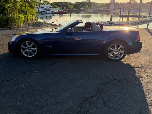 Used 2006 Cadillac XLR RWD image 13