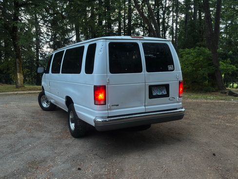 Used 1995 Ford E-350 and Econoline 350 Club Wagon RWD image 6