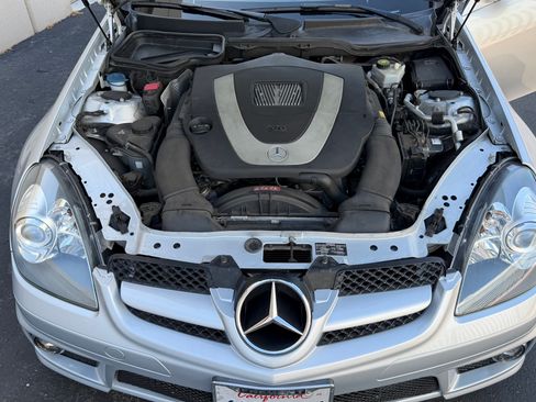 Used 2011 Mercedes-Benz SLK 300 image 13