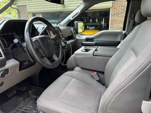 Used 2015 Ford F150 XLT w/ Equipment Group 302A Luxury AWD/4WD image 5