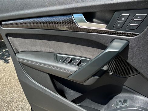 Used 2018 Audi SQ5 Prestige w/ Prestige Package AWD/4WD image 10