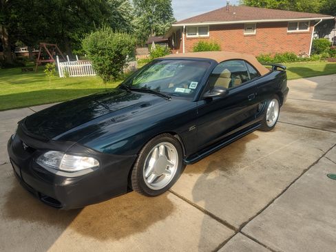 Used 1994 Ford Mustang GT image 1
