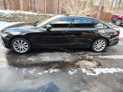 Used 2018 Volvo S90 T6 Momentum w/ Convenience Package