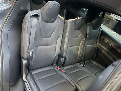 Used 2022 Tesla Model X image 11
