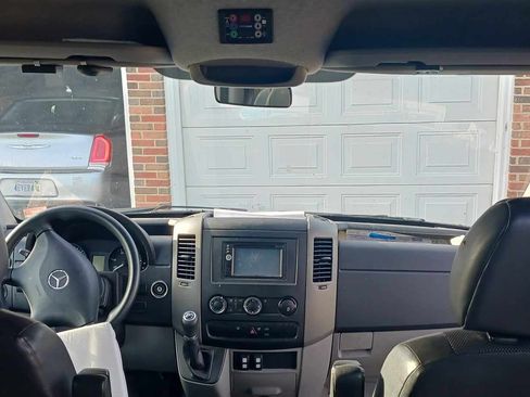 Used 2014 Mercedes-Benz Sprinter 3500 image 8
