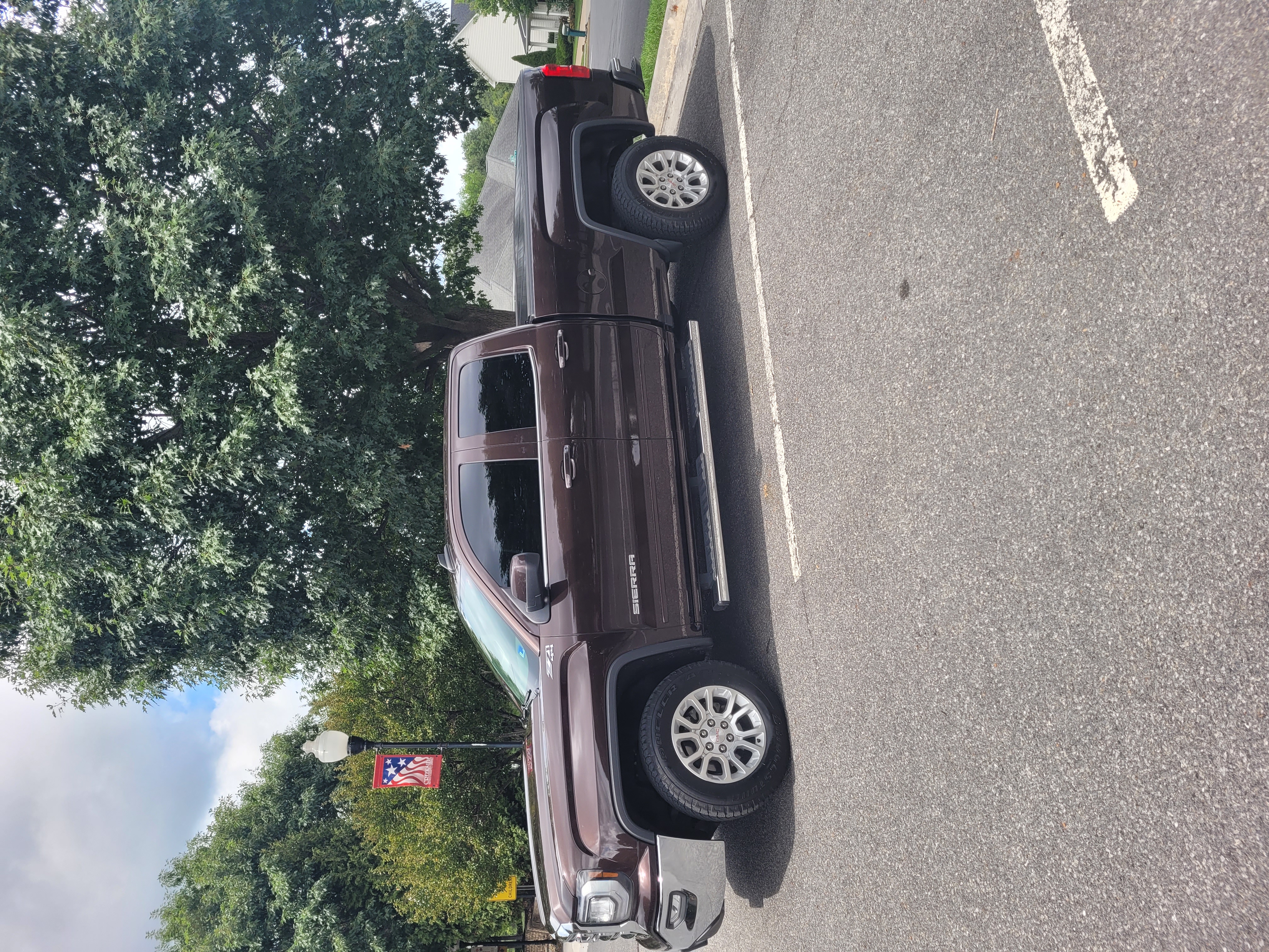 Used 2016 GMC Sierra 1500 SLE w/ SLE Value Package AWD/4WD image 4