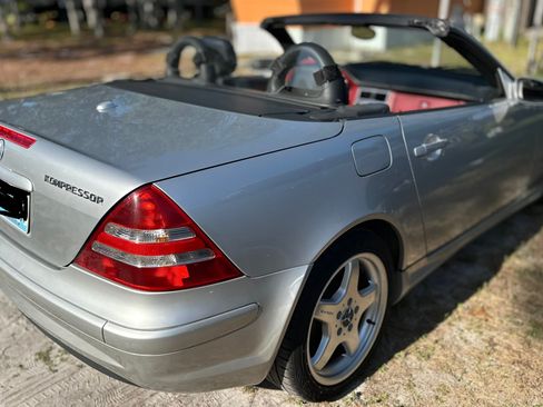 Used 2004 Mercedes-Benz SLK 230 image 9
