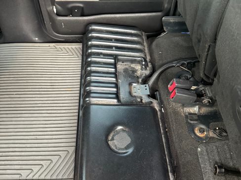 Used 2010 Ford F150 FX4 image 11