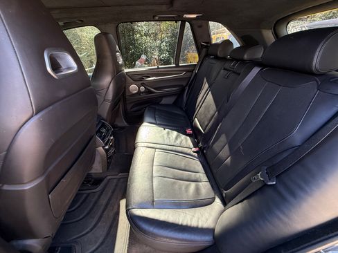 Used 2017 BMW X5 M image 12