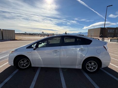 Used 2011 Toyota Prius Two image 2