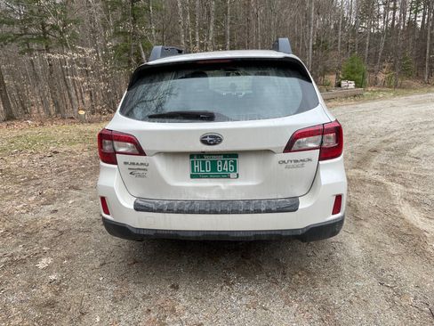 Used 2015 Subaru Outback 2.5i AWD/4WD image 4