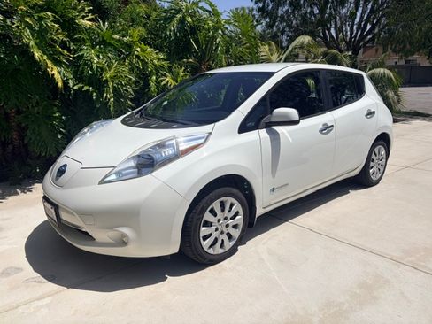 Used 2013 Nissan Leaf S w/ Charger Pkg FWD image 1