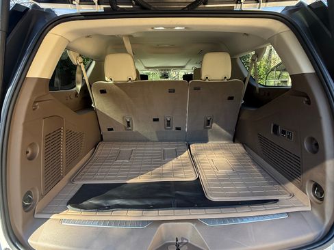 Used 2024 GMC Yukon XL Denali w/ Advanced Technology Package image 20