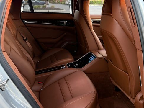 Used 2021 Porsche Panamera 4 image 22