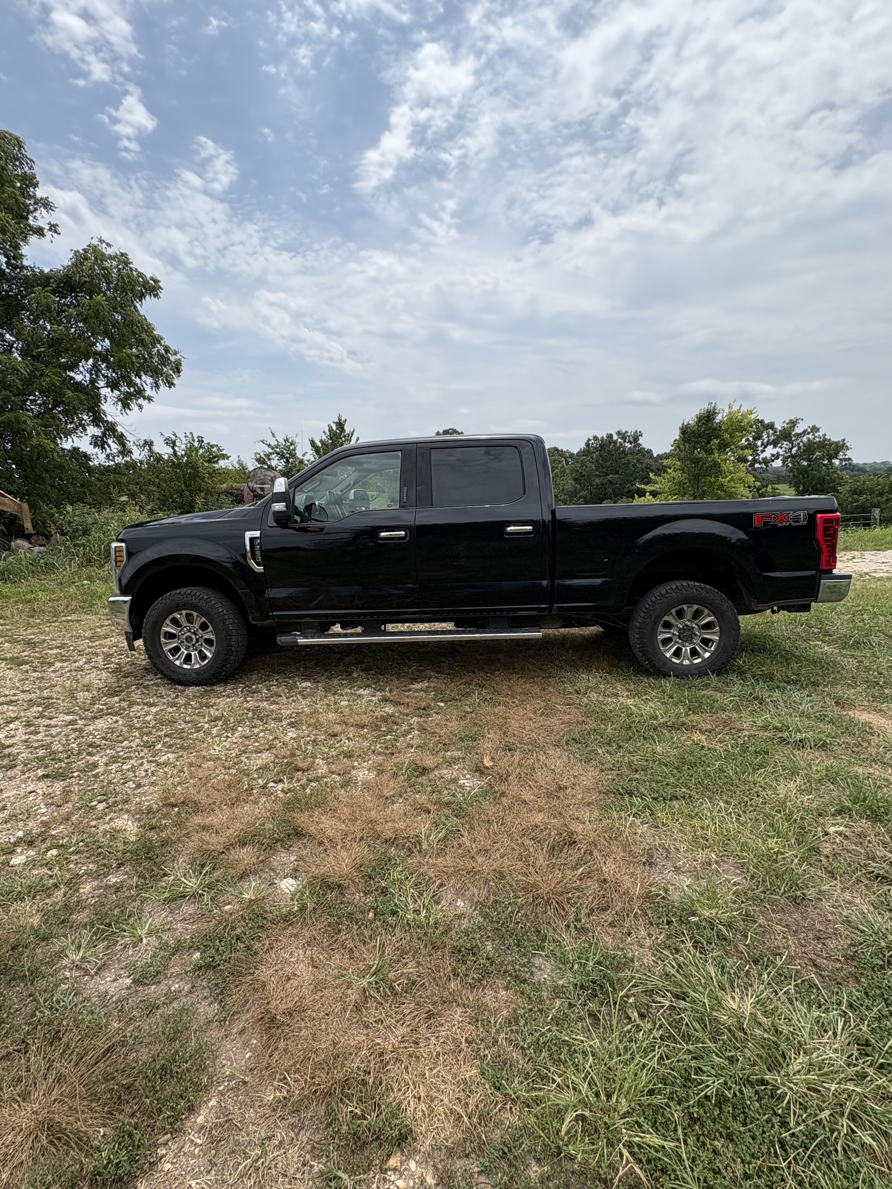 Used 2018 Ford F250 XLT w/ XLT Premium Package AWD/4WD image 4