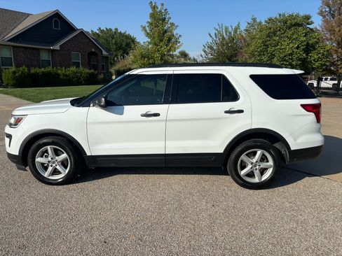 Used 2018 Ford Explorer FWD image 6