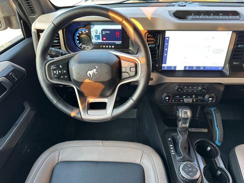 Used 2023 Ford Bronco Wildtrak image 20