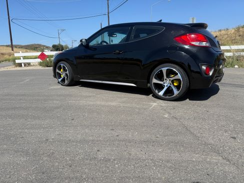 Used 2016 Hyundai Veloster Turbo w/ Option Group 04 FWD image 16