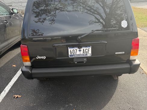 Used 2000 Jeep Cherokee Sport image 3