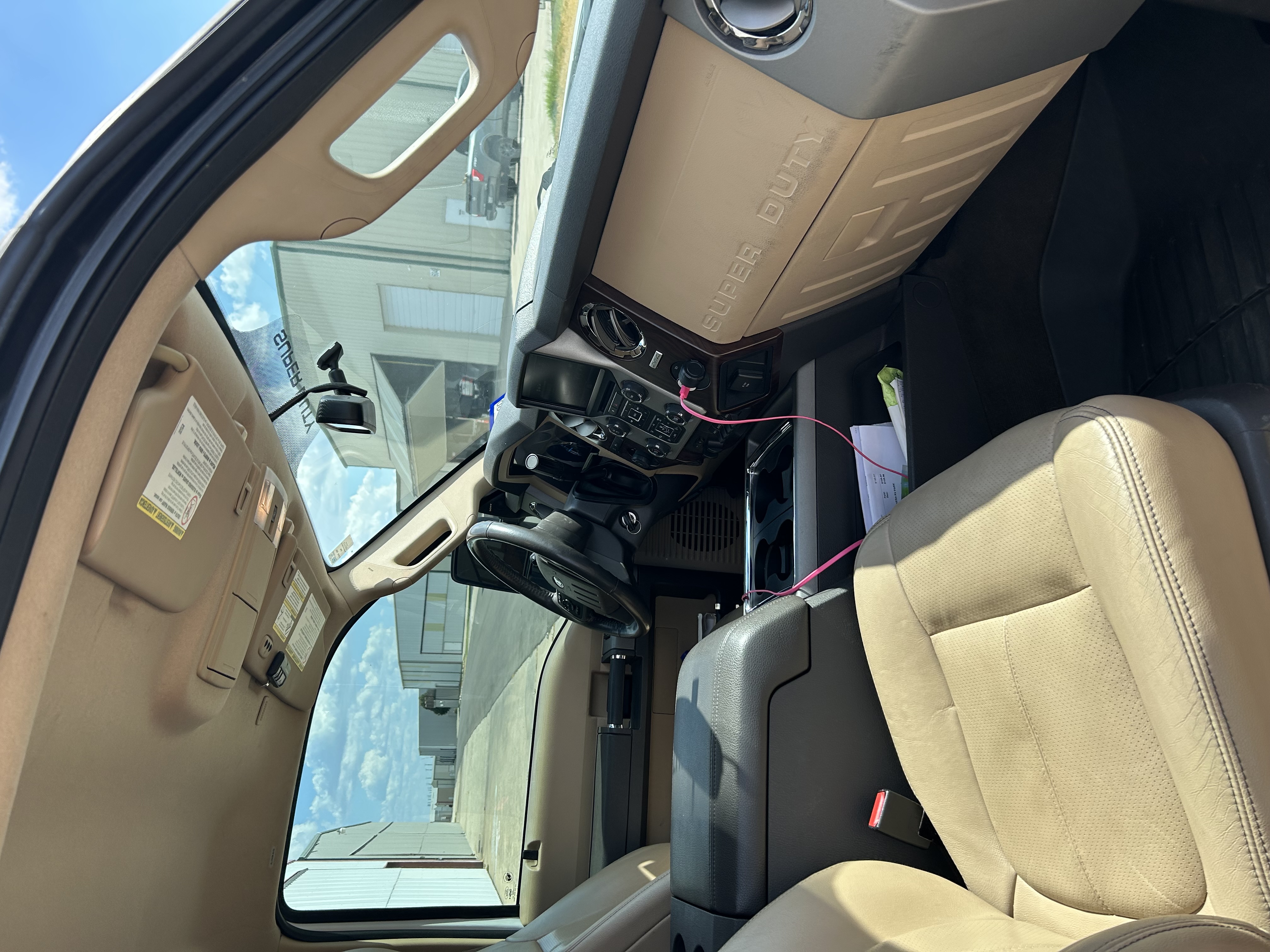 Used 2016 Ford F250 Lariat w/ Lariat Interior Package AWD/4WD image 8