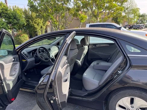 Used 2015 Hyundai Sonata Hybrid image 13