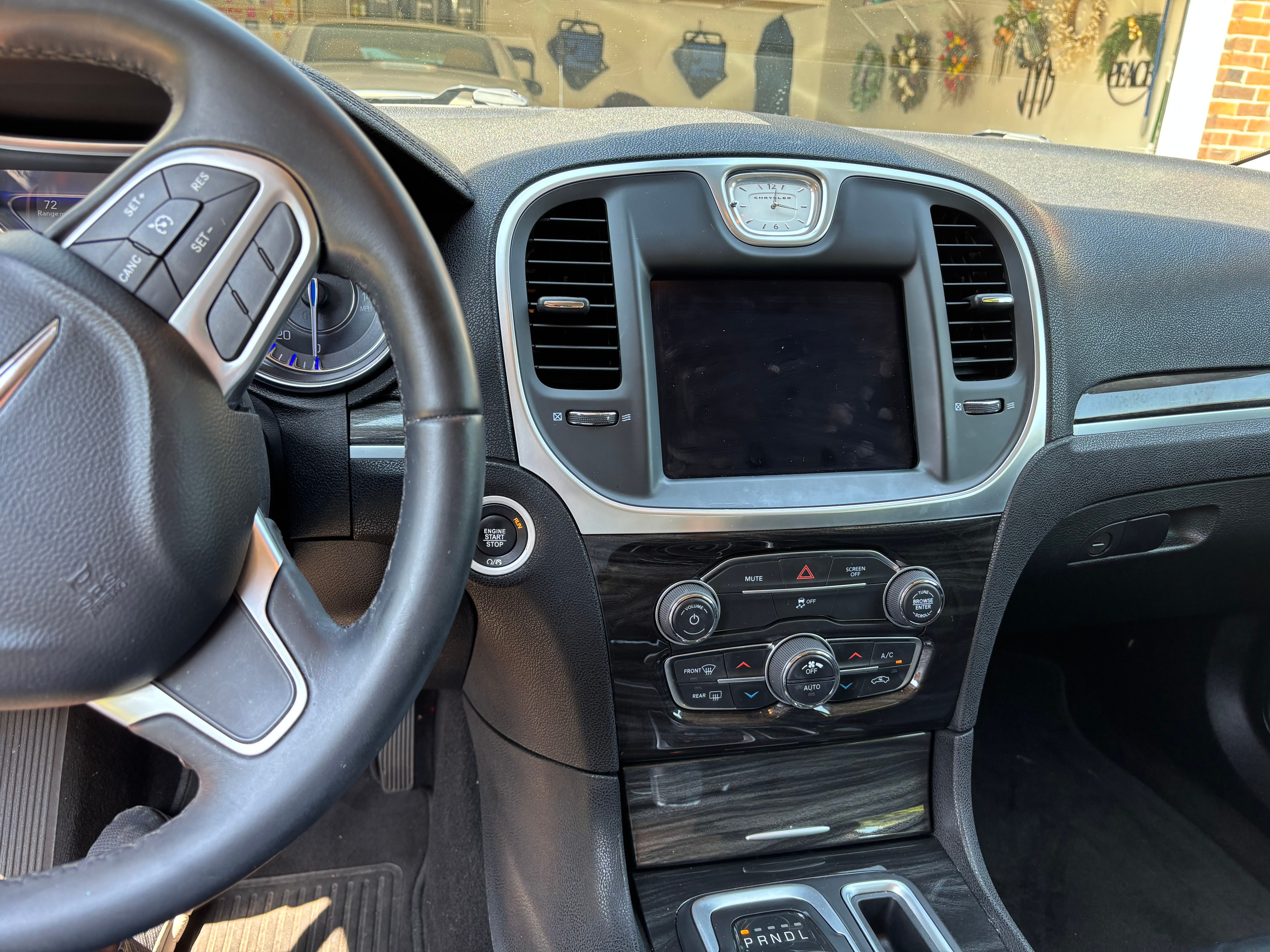 Used 2017 Chrysler 300 Limited w/ Value Package RWD image 6