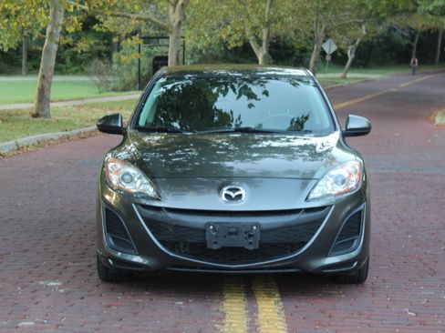 Used 2011 MAZDA MAZDA3 i Touring FWD image 2