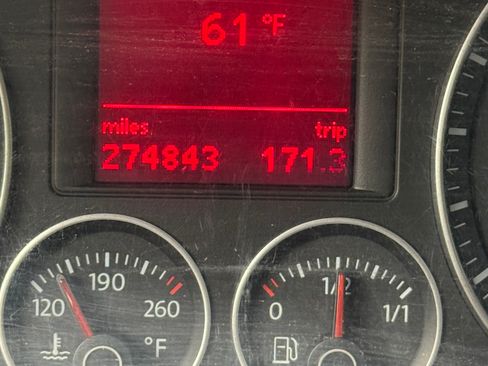Used 2005 Volkswagen Jetta TDI FWD image 5