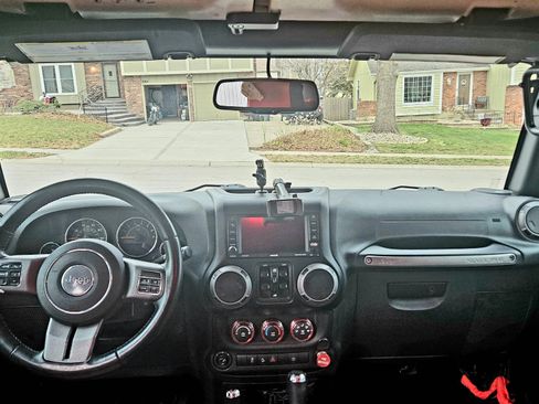 Used 2017 Jeep Wrangler Unlimited Sport image 13