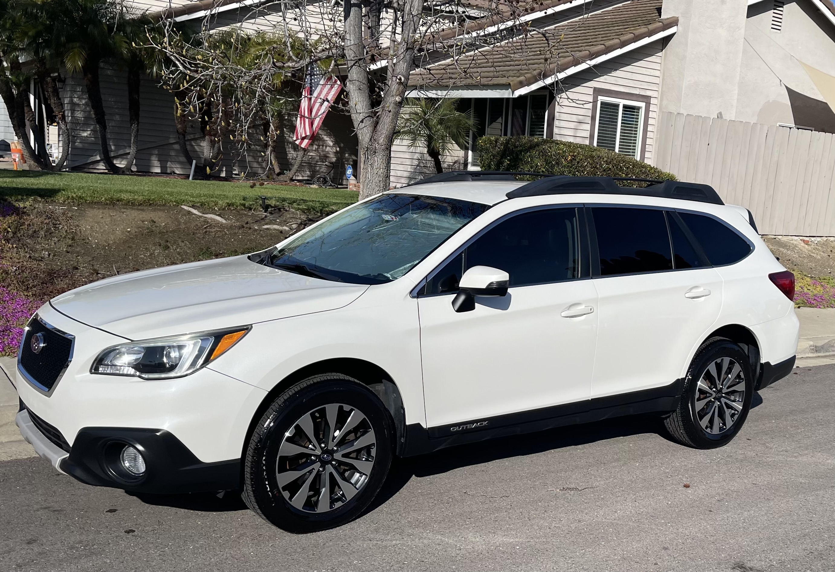 Used 2015 Subaru Outback 3.6R Limited AWD/4WD image 1