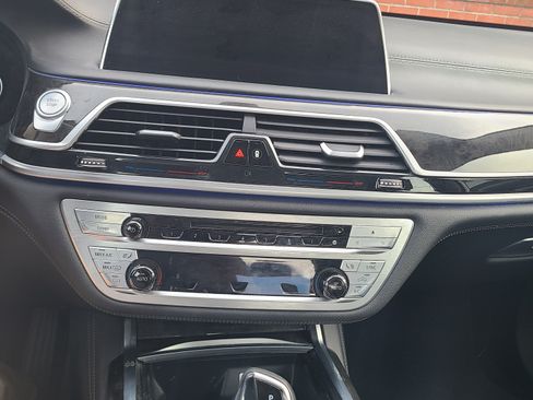 Used 2017 BMW ALPINA B7 xDrive image 13