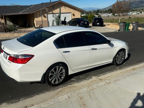 Used 2015 Honda Accord Sport image 2