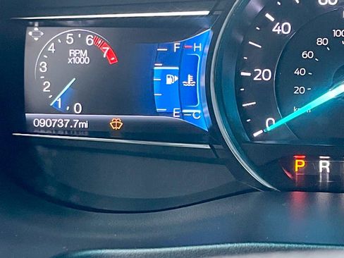 Used 2016 Ford Explorer XLT w/ Equipment Group 201A image 13