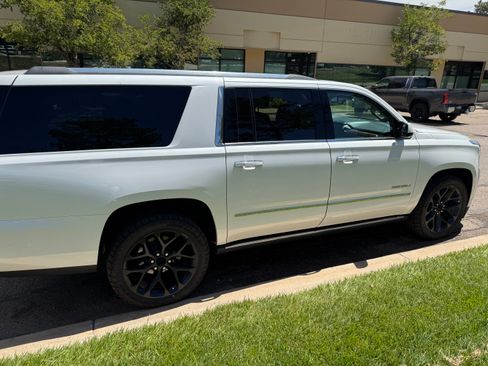 Used 2020 GMC Yukon XL Denali w/ Denali Ultimate Package AWD/4WD image 8