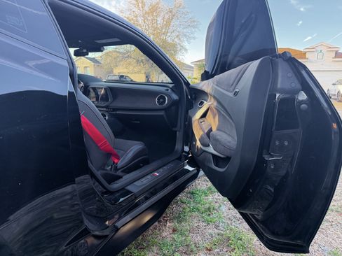 Used 2019 Chevrolet Camaro ZL1 image 8