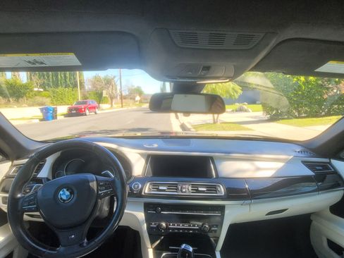 Used 2015 BMW 750Li image 7