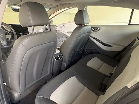 Used 2020 Hyundai Ioniq Limited image 6