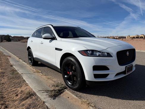 Used 2018 Jaguar F-PACE Premium image 9