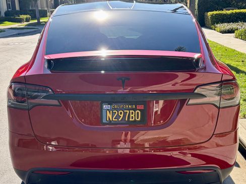 Used 2018 Tesla Model X 75D image 6