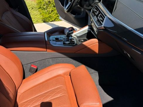 Used 2022 BMW X6 M50i w/ Executive Package AWD/4WD image 2