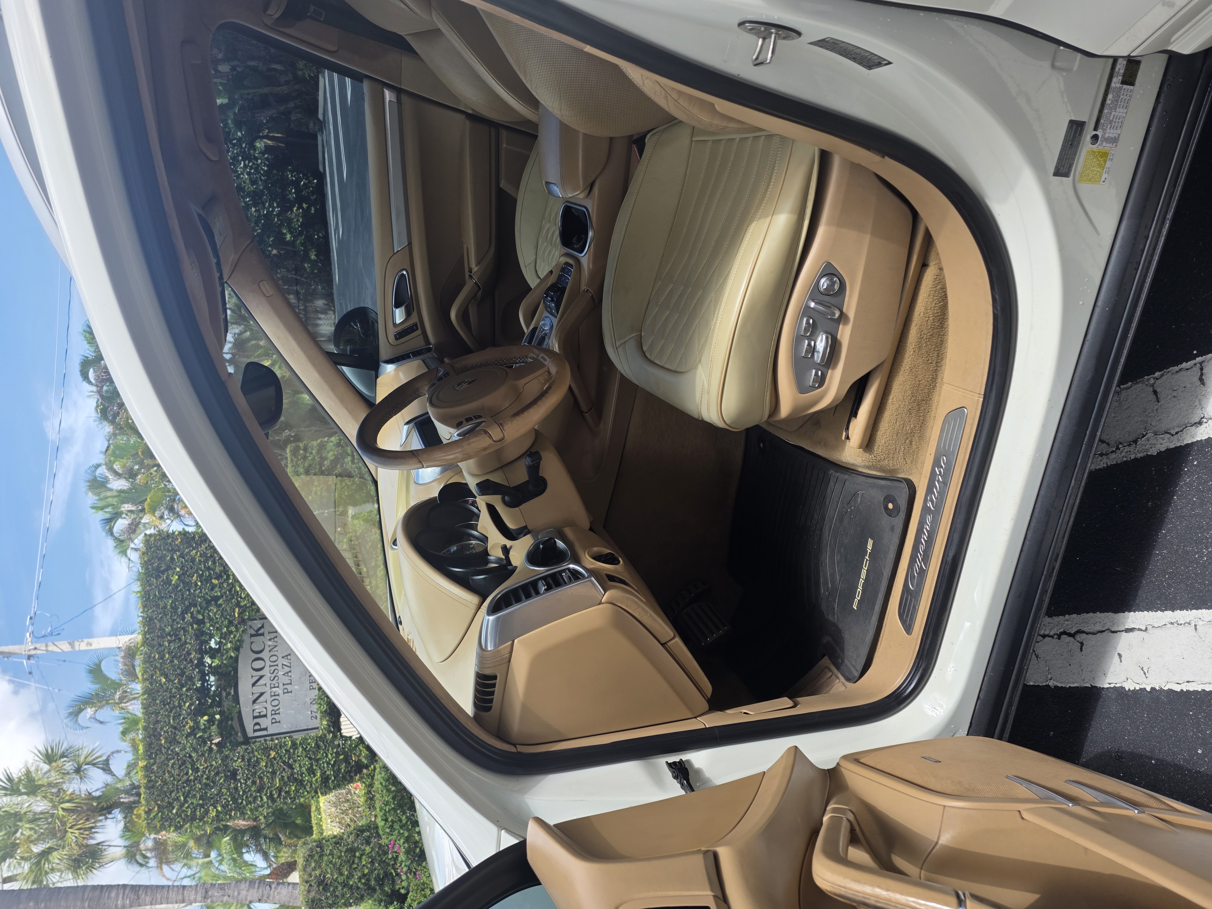 Used 2011 Porsche Cayenne Turbo AWD/4WD image 6