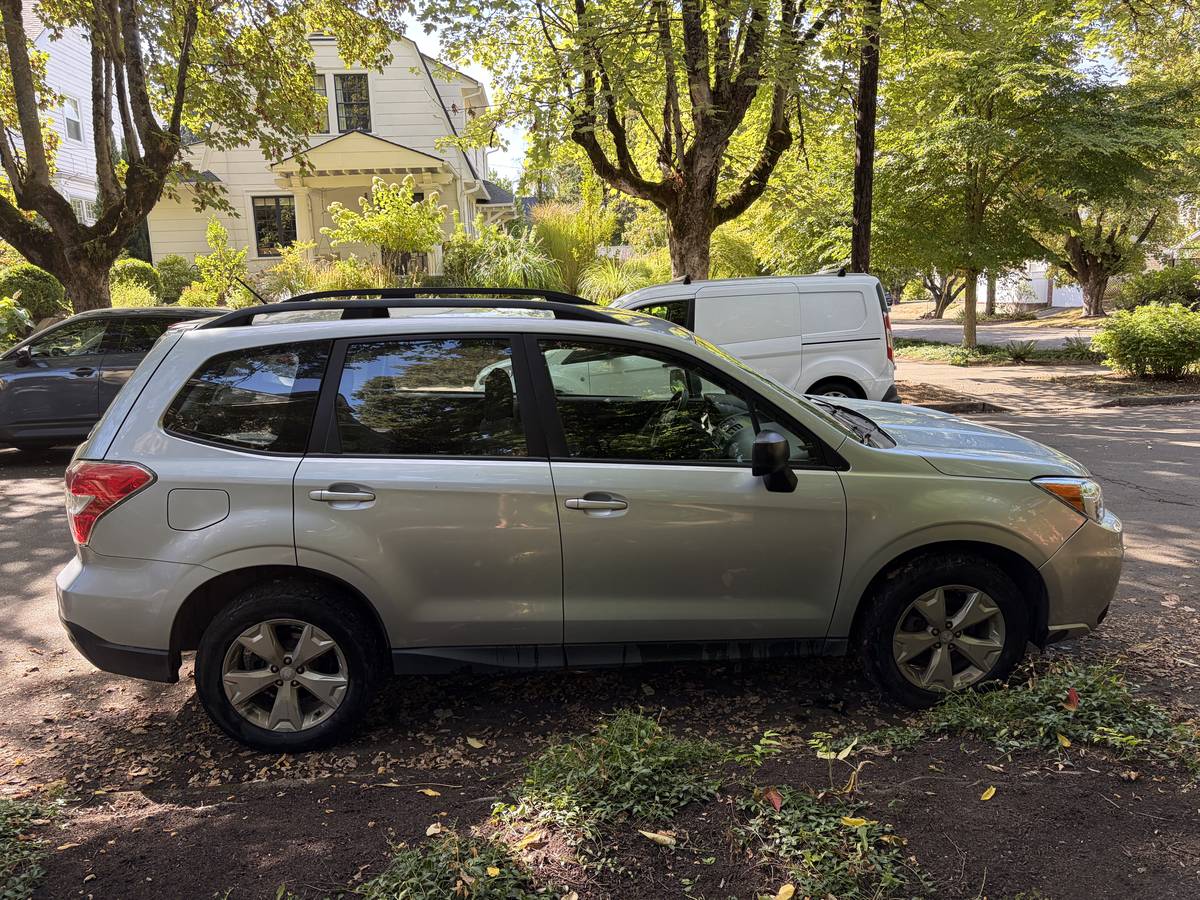 Used 2015 Subaru Forester 2.5i w/ Alloy Wheel Package AWD/4WD image 5