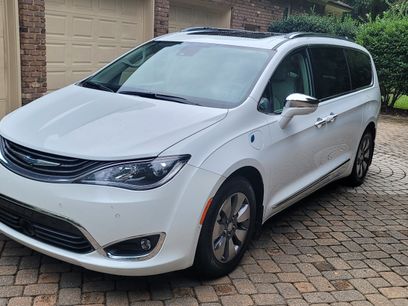 Used 2018 Chrysler Pacifica Limited w/ Advanced Safetytec Group