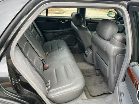 Used 2001 Cadillac De Ville Sedan w/ Comfort/Convenience Pkg image 14