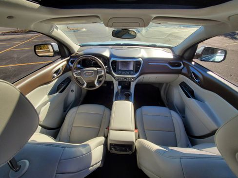 Used 2017 GMC Acadia SLT image 9