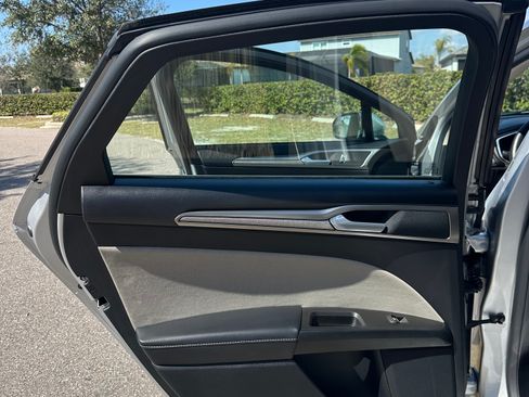 Used 2018 Ford Fusion S image 19