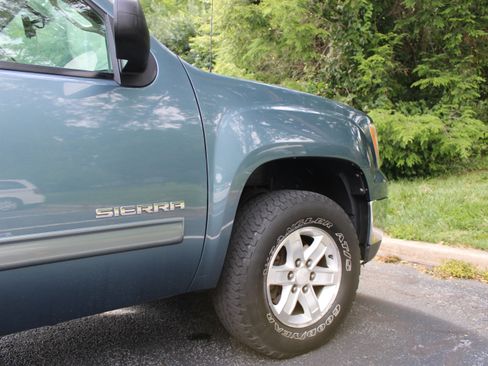 Used 2012 GMC Sierra 1500 SLE w/ Power Tech Package AWD/4WD image 23