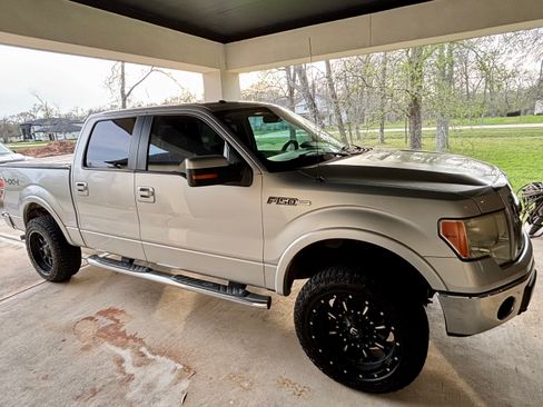Used 2010 Ford F150 Lariat image 4