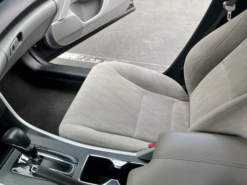 Used 2014 Honda Accord EX image 13