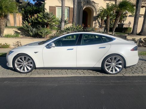Used 2012 Tesla Model S Signature Performance image 1
